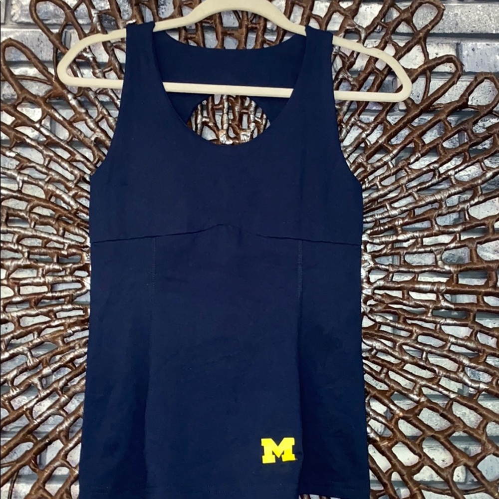 New small adidas Michigan Wolverine active top